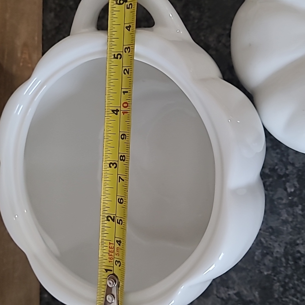 White Ceramic "Pumpkin" Shaped .8 Quart Dip/Soup Dish with Lid - Picture 9 of 13